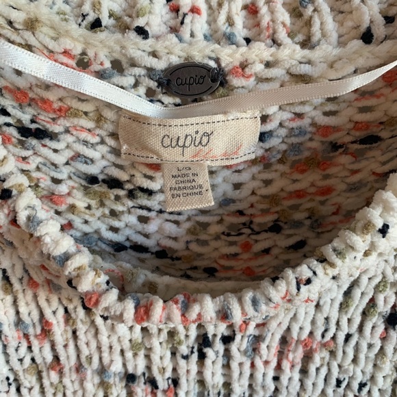 Soft Crewneck Long Sleeved Chenille Sweater - Picture 3 of 5